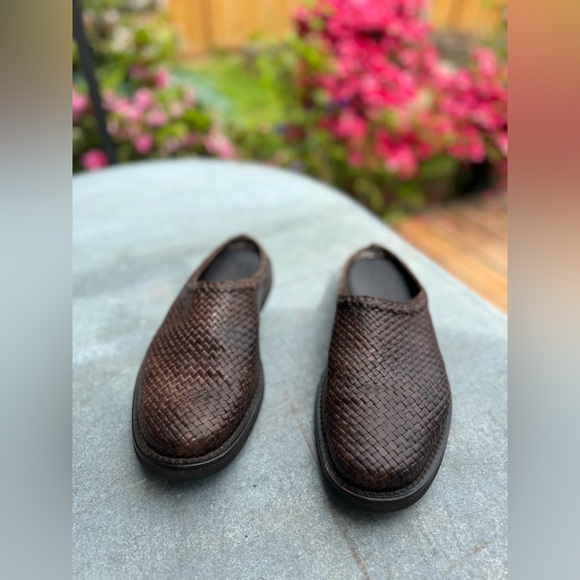 To Boots of New York by Adam Derrick leather woven slides size 8 brown - Picture 4 of 5